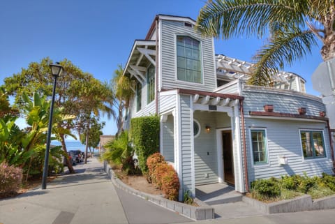 Sunsetter - Sunset seekers wanted in Avila Beach - 305 1st Street, Avila Beach CA 93424