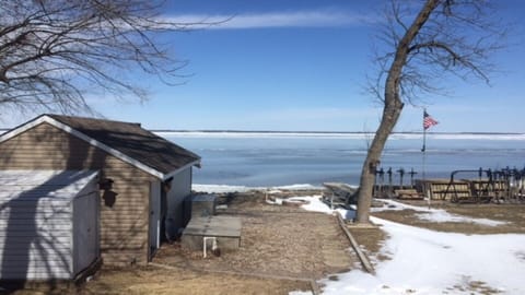 Boathouse with gas grill 