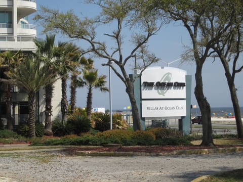 Qcean Club in Bilxoi. 