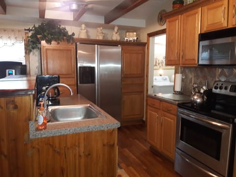 Nice Kitchen fully equipped.