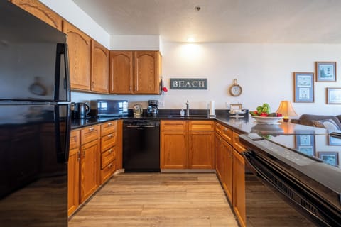 Kitchen open floor plan.