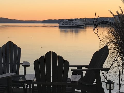 Sunset entertainment
