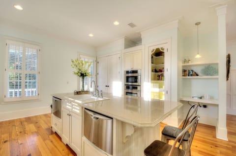 Here is another view of the kitchen area.