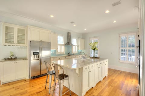Our kitchen is every chef's dream! The kitchen is the new family room, and there's plenty of room to hang out and prepare a great meal.