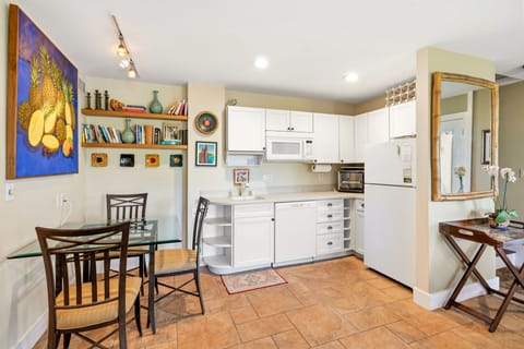 Lower level kitchenette