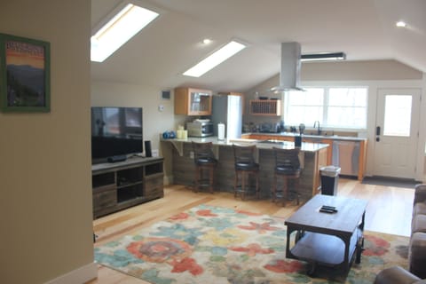 65" Samsung TV with Blu-Ray player, Roku and surround sound