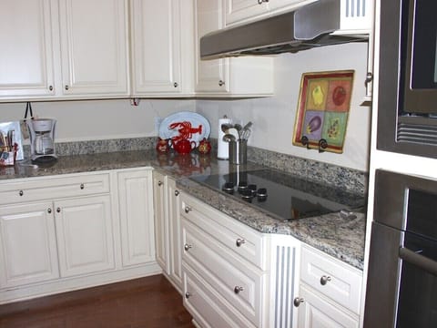 Stainless appliances and a flat cook top made cooking easy.