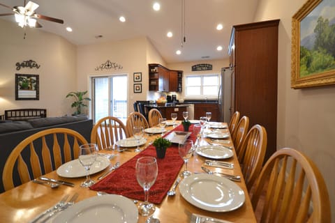 Dining room table. Seats 10 (with additional seating options)