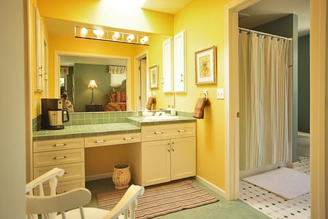 upper master bath