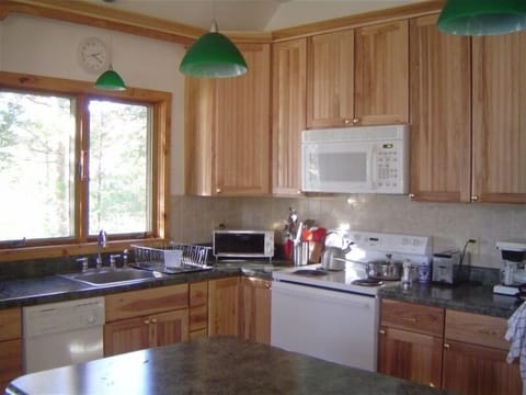 A newly updated kitchen.