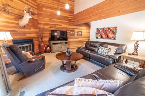 Living Room - Main level
TV w full cable, Netflix, Prime