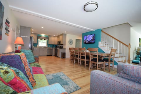 Large TV & Blue Tooth Soundbar, Private WiFi & Cable TV!