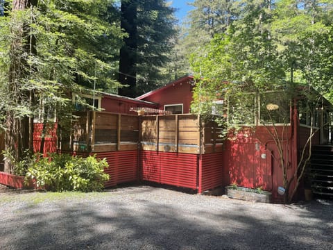 Front of house and driveway