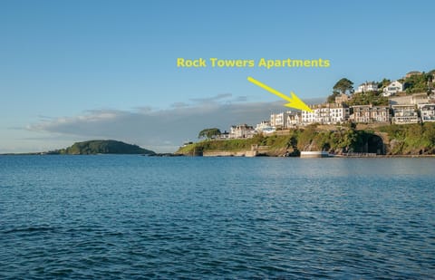 Stylish apartment on the waterfront. House in Looe