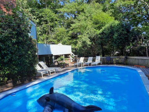 Private pool