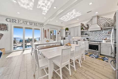 1st floor full kitchen