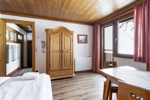 Waterfront Apartment 4 Apartment in Zell am See