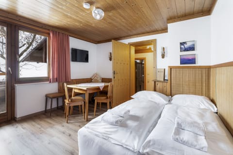 Waterfront Apartment 4 Apartment in Zell am See