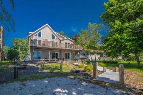 Deck spanning the length of the house, plenty of space to entertain!