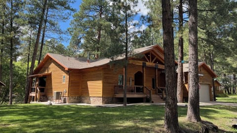 2732 sf cabin on cedar creek