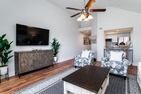 Beautiful open floor plan with high ceilings