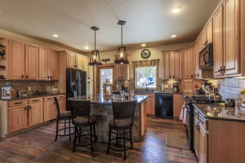 Fully equipped kitchen perfect for preparing any meal.