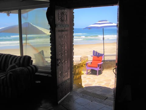 Casita Barranca, the Richard Feynman house. Right on the beach