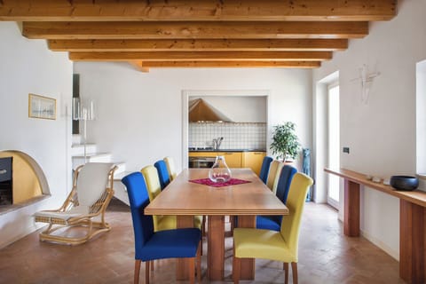 5df05085-c431-4e22-85ba-814d57a0ca23