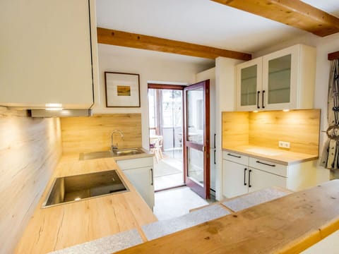 Room, Countertop, Property, Ceiling, Building, Interior Design, Furniture, House, Floor, Cabinetry