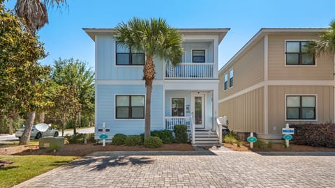 Little Bird's Nest Exterior