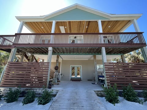 Welcome to Rockstar Beach House