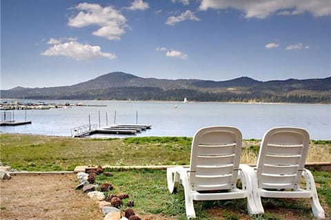 The lakefront view in summer, unobstructed, panoramic 270 degrees