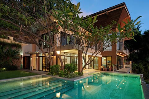 Casa Alegria front view with infinity pool - Casa Alegria front view with infinity pool