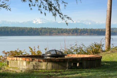 Outdoor propane fire pit. Check out those mountains!