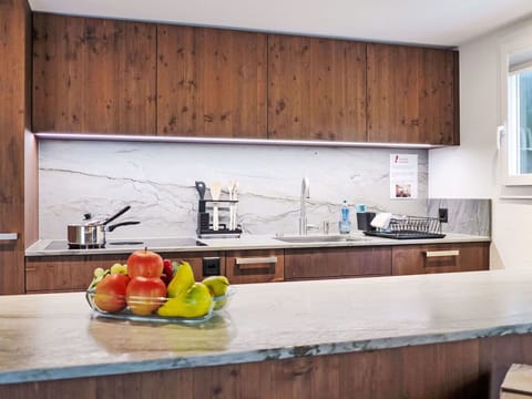 Property, Tap, Cabinetry, Window, Kitchen Sink, Countertop, Wood, Interior Design, Flooring, Floor