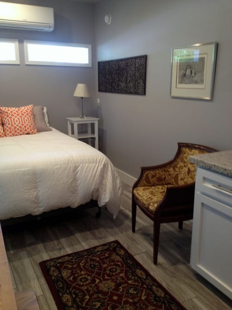One Room Studio - Queen bed