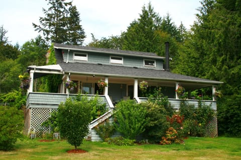 Ground level suite with separate entrance waiting for you