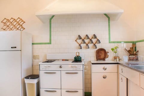 Cocina totalmente equipada/ Fully equipped kitchen.