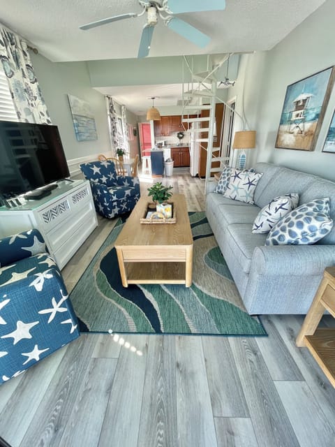 Living/dining/kitchen combo