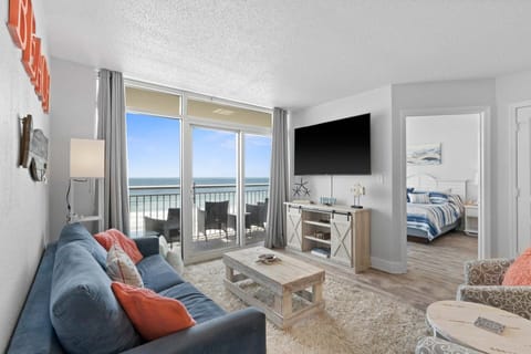 Beautiful Oceanfront Living Room 