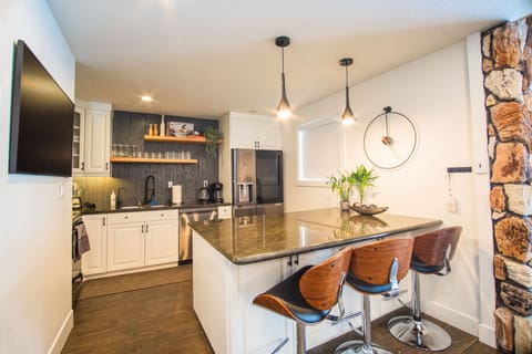 Kitchen and open bar