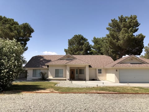 Beautiful Cal City Modern 