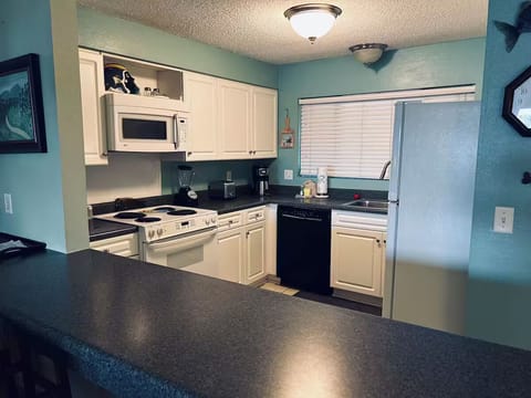 Kitchen with Breakfast bar.