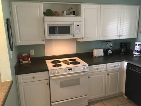 Kitchen includes all major appliances.