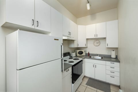 Kitchen | Main Level