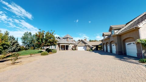 Hidden Vineyard Estate