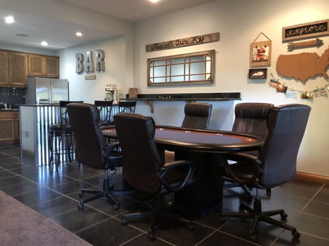 Poker table, bar/kitchenette 