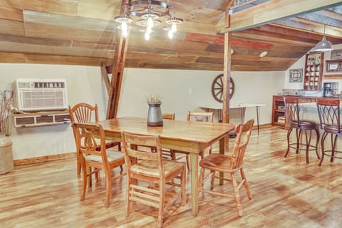 Dining Space | Dishware/Flatware | ZenWave Massage Chair