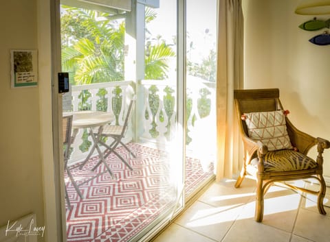 Tree-top room, away from traffic noise!