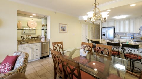 Wet Bar w/30lb icemaker